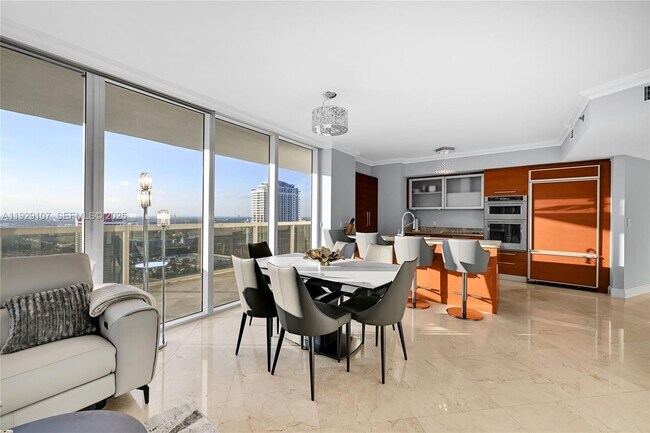 Building Photo - 1830 S Ocean Dr