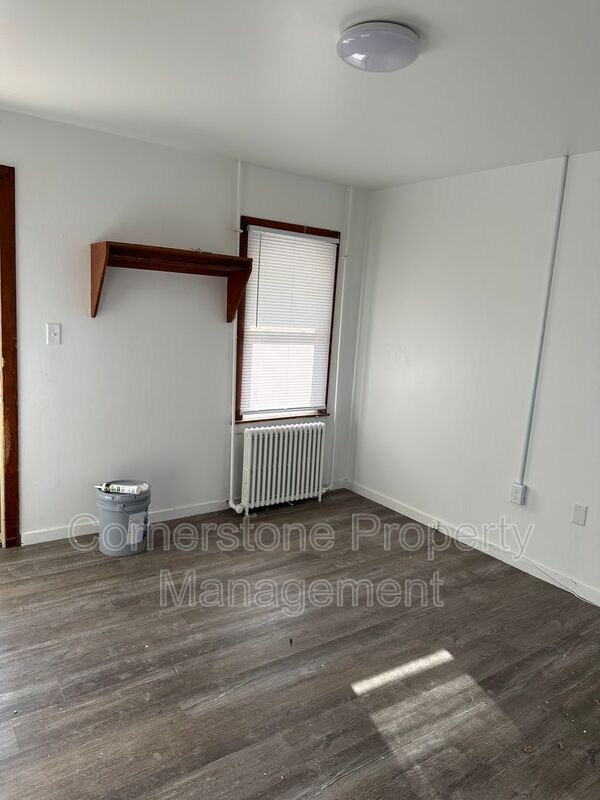 Building Photo - 1149 3rd Ave NW