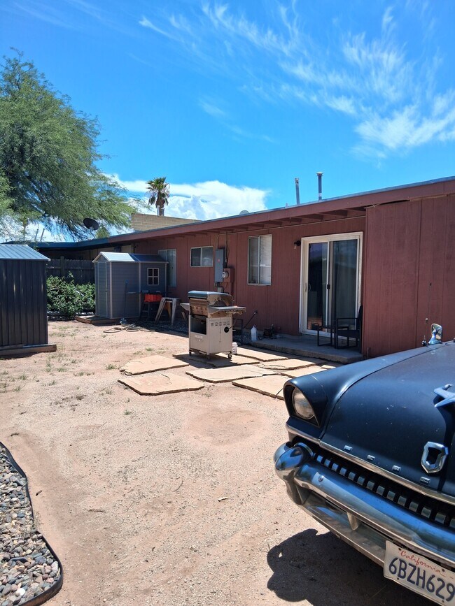 Building Photo - 7205 E Bellingham Dr