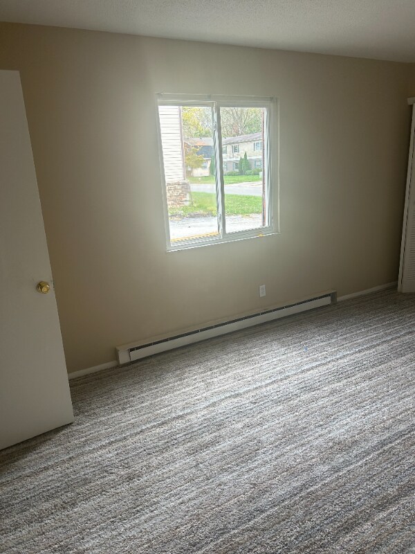 Building Photo - 1600 Brooke Park Dr