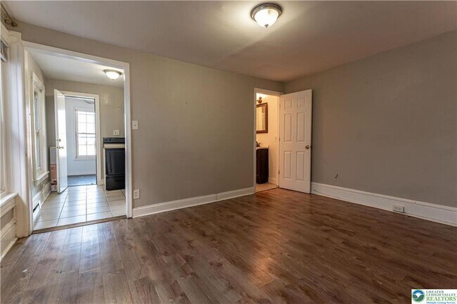 Building Photo - 1015 Hamilton St