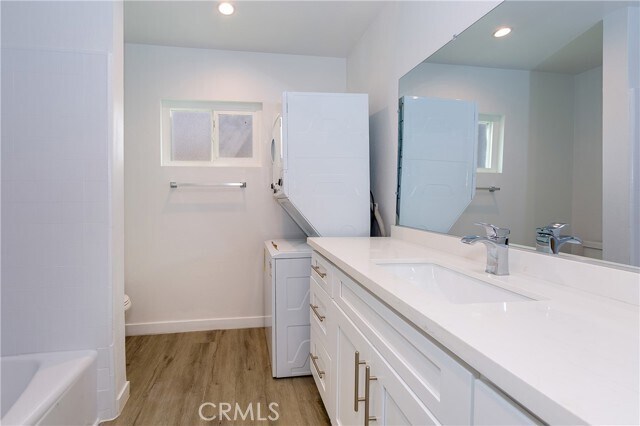 Building Photo - 232 W Linden Ave