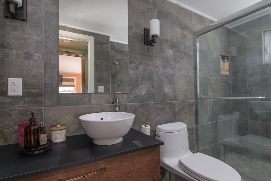 Building Photo - 38 Snow Rd