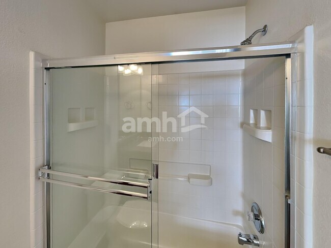 Building Photo - 2275 Coach House Loop