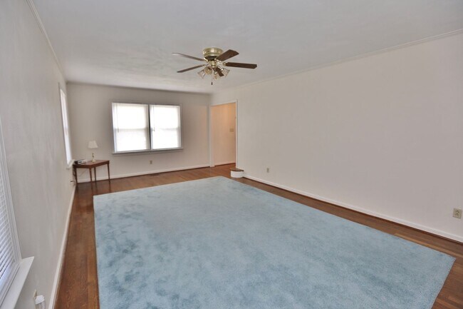 Building Photo - 1321 Conrad Ln