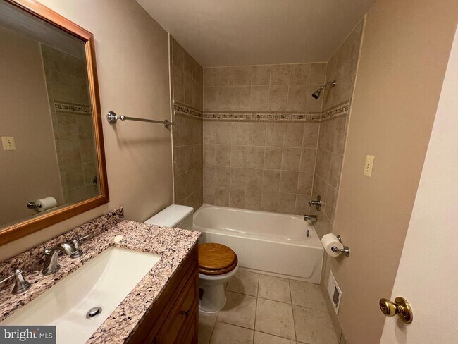 Building Photo - 5056 Kenerson Dr