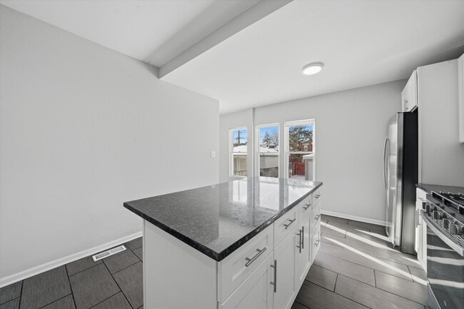 Building Photo - 7940 S Perry Ave