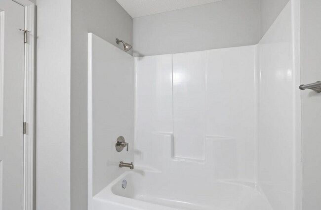 Building Photo - 4 Bedroom Rental in Monett!