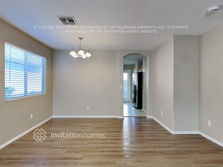 Building Photo - 834 E Impreria St