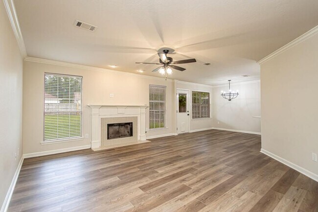 Building Photo - 23 Pamela Ln