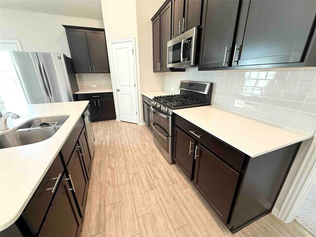 Building Photo - 301 Bright Star Ln