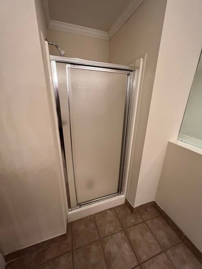 Building Photo - Townhome For Rent In Vestavia Hills!!! Ava...