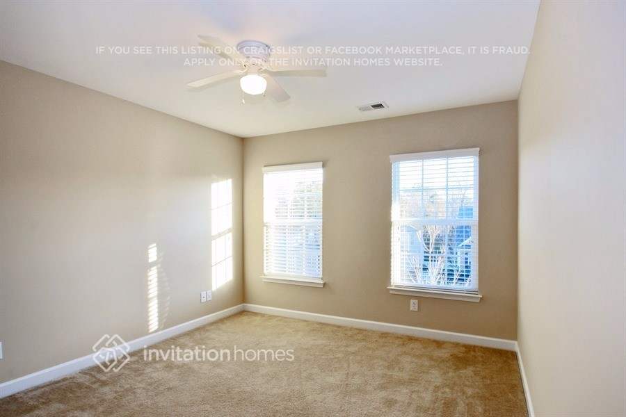 Building Photo - 8116 Acacia Court