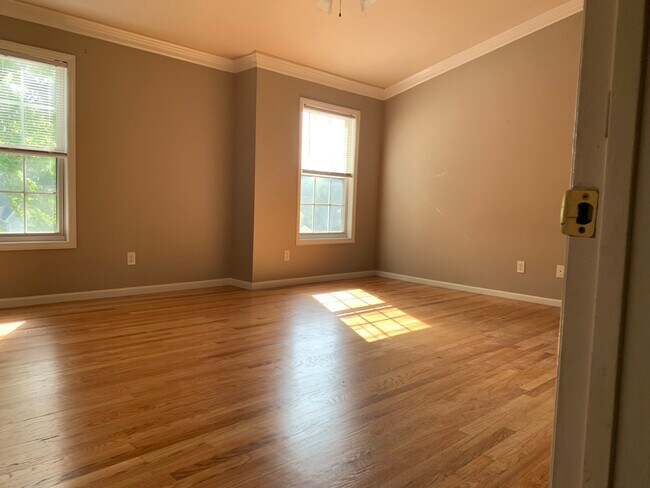 Building Photo - 8530 Guerro Ct