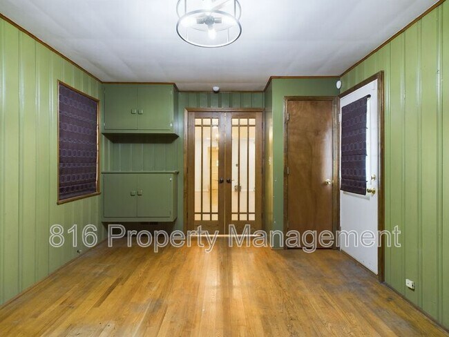 Building Photo - 1323 Meadow Lake Terrace