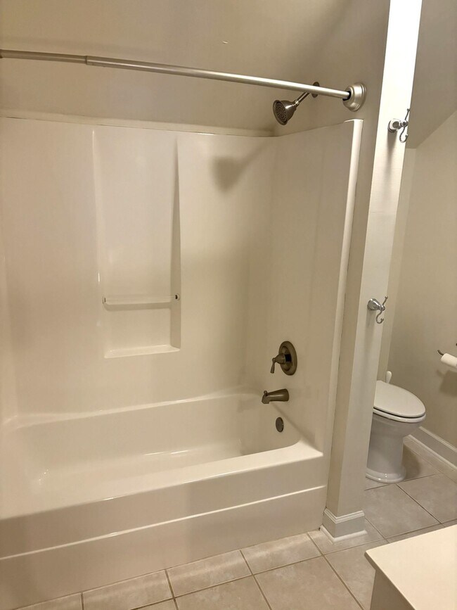 Building Photo - 8970 Eagles Ridge Dr