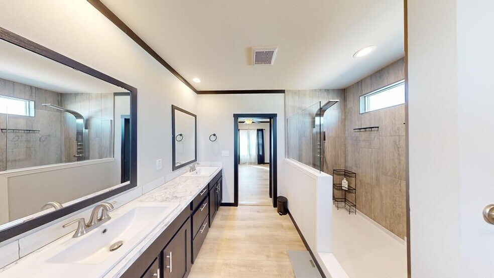 Building Photo - 822 Private Rd