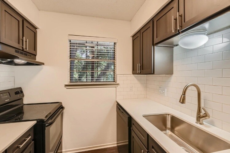 Building Photo - 8605 Shoal Creek Blvd