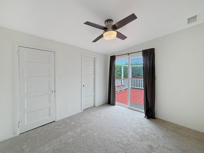 Building Photo - Stunning 3BD/1.5BA Home in North Park W/ W...