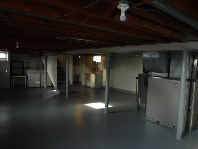 Building Photo - 304 E Gary St