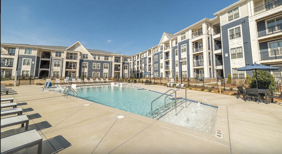 Building Photo - 611 Cooper River Cir