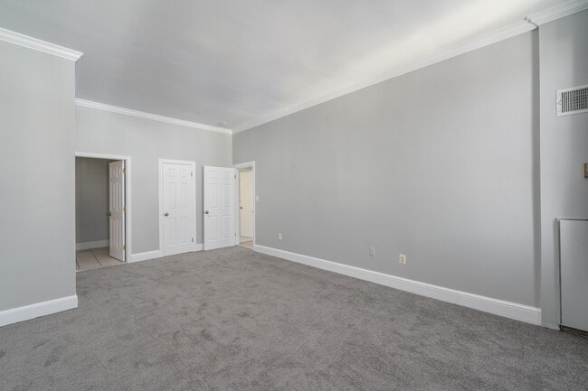 Building Photo - 1 E Chase St