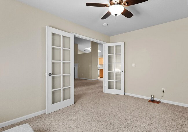 Building Photo - 3-bedroom, 2-bathroom home located in the ...
