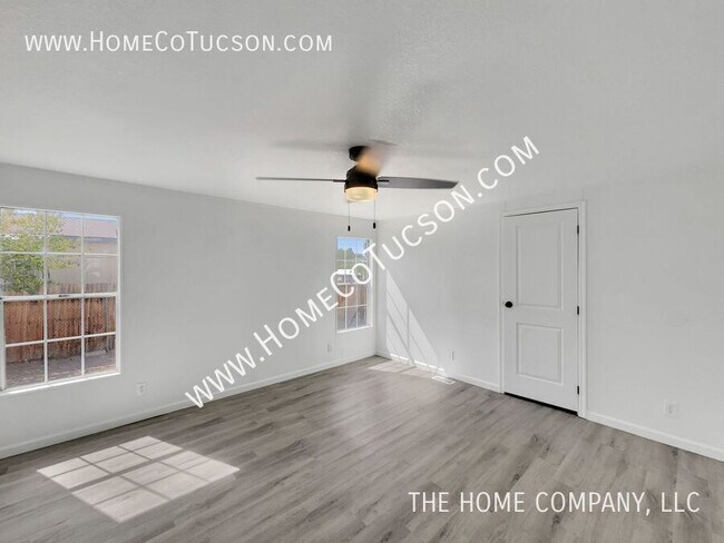 Building Photo - 2662 W Golda St