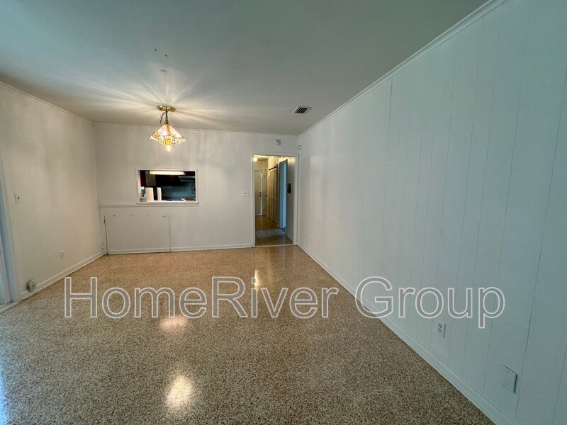 Building Photo - 2907 Caballero Dr