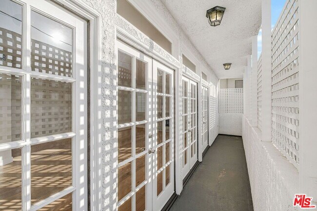 Building Photo - 11845 Mayfield Ave