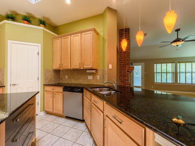 Building Photo - 442 S Lynnwood Trail