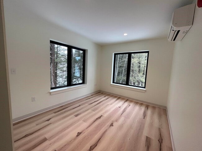 Building Photo - 30 Ladds Ln