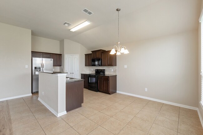 Building Photo - 8025 Hawthorn