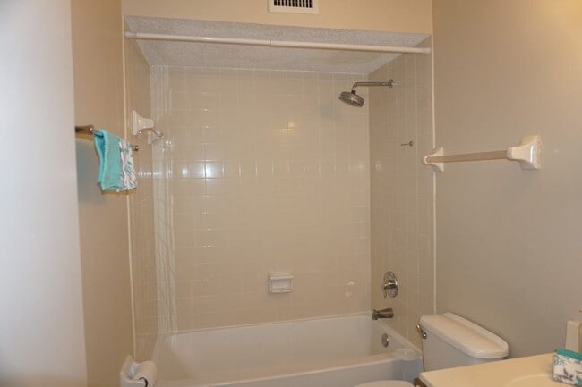 Building Photo - 3 bedroom townhouse near NAS Jax