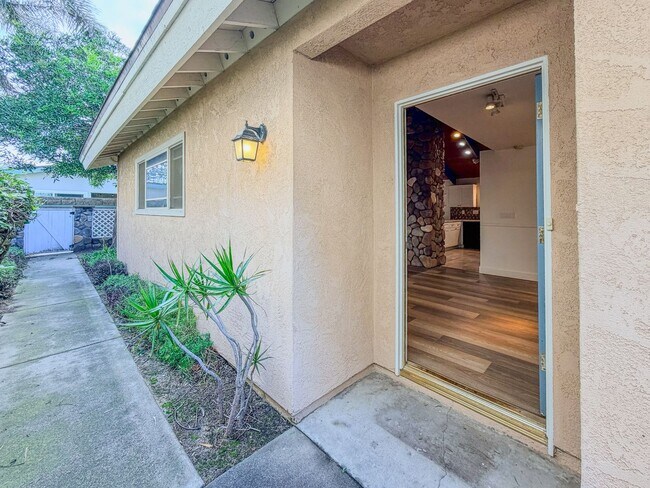 Building Photo - 5142 Sandpiper Way