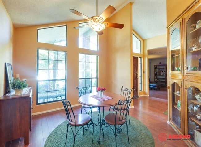 Building Photo - Phenomenal Home On The West Side of Town – Near Bakersfield Marketplace