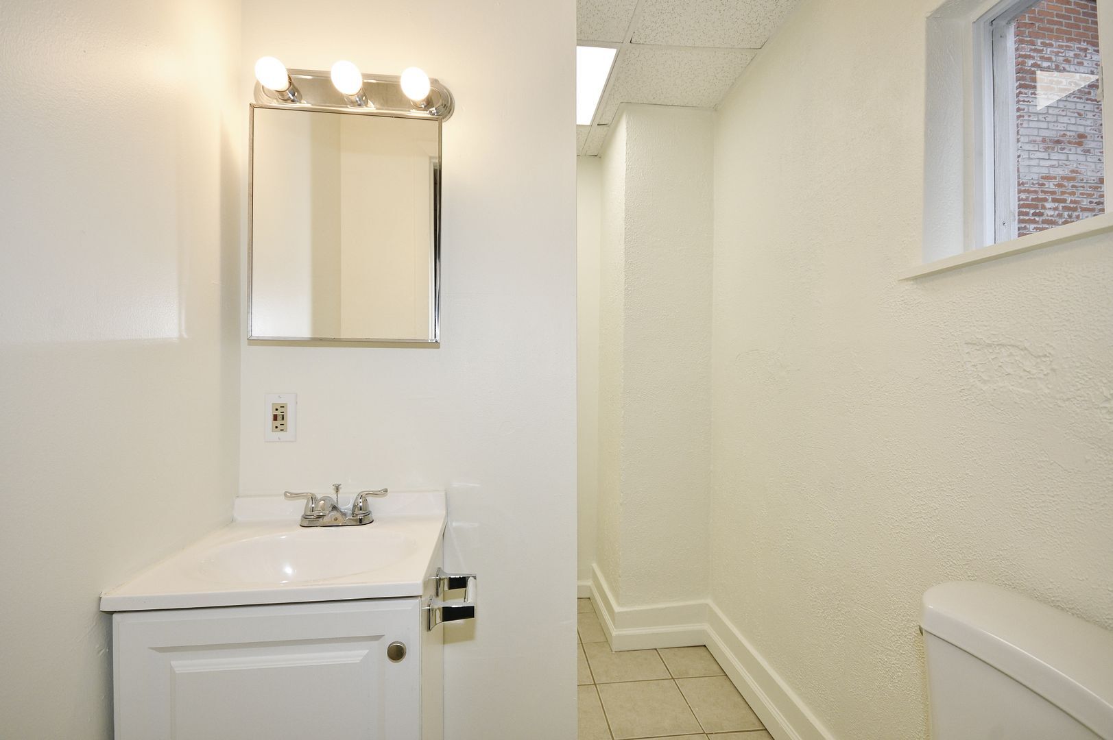 Building Photo - 2040 Brownsville Rd