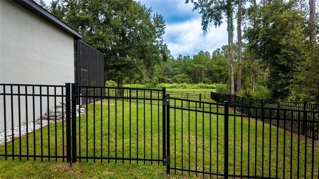 Building Photo - 617 SE 47th Loop