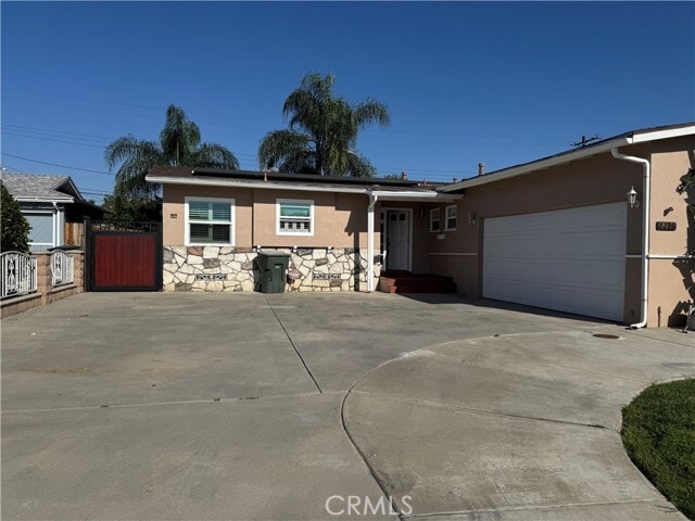 Building Photo - 12871 Russell Ave