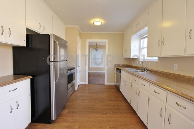 Building Photo - Well Maintained 3/2/2 Near TCU For Rent!