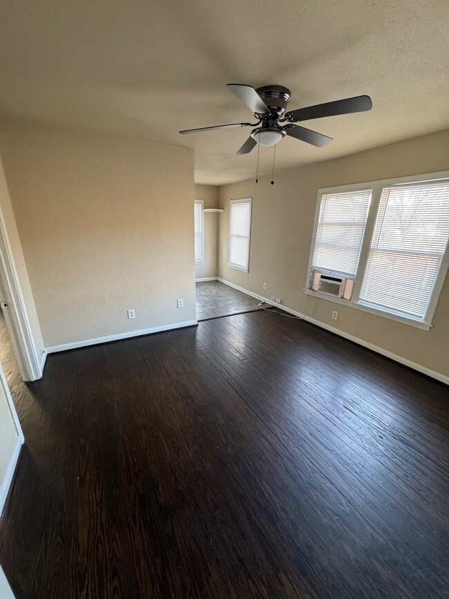 Building Photo - 1164 W 24th St