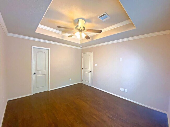 Building Photo - 16318 Long Valley Ct