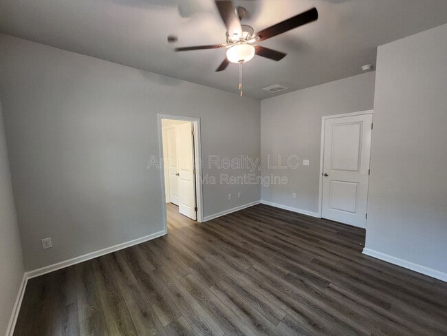 Building Photo - 5265 Wexford Ln