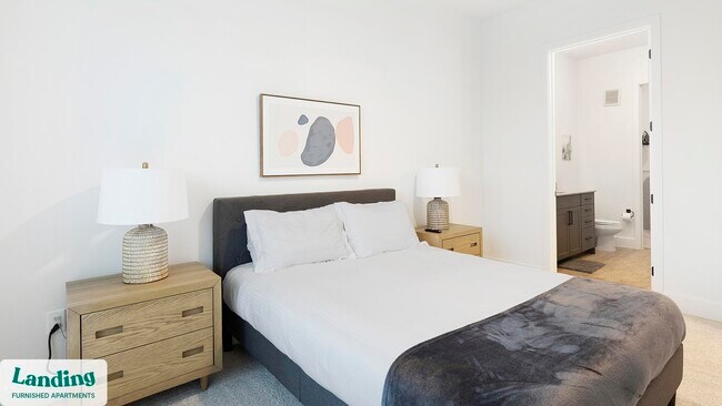 Building Photo - 650 E Sycamore St