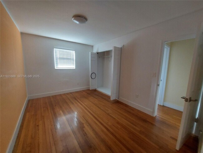 Building Photo - 8105 SW 17th Terrace