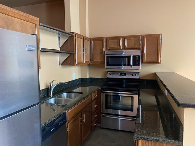 Building Photo - 408 W Saint Clair Ave