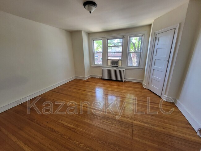 Building Photo - 6737 N Lawrence St