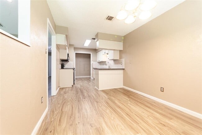 Building Photo - 22403 Deville Dr