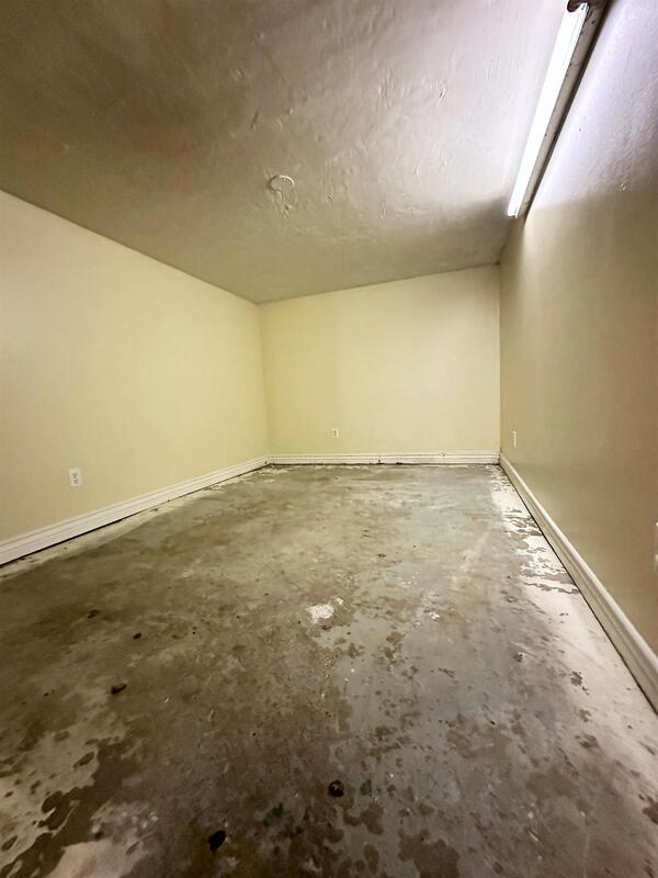 Building Photo - 18 N 200 E