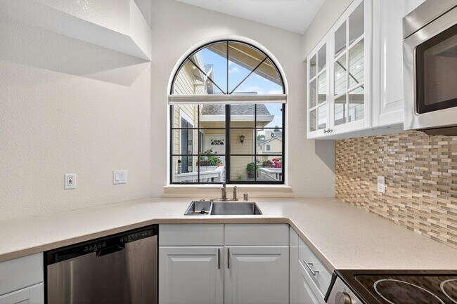 Building Photo - 1202 Devonwood